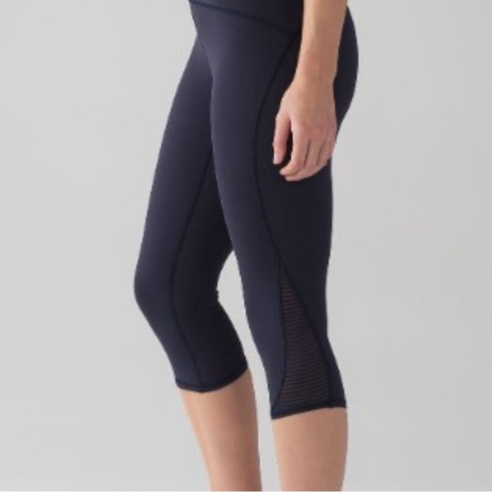 Lululemon Lean in Crop (Black)
